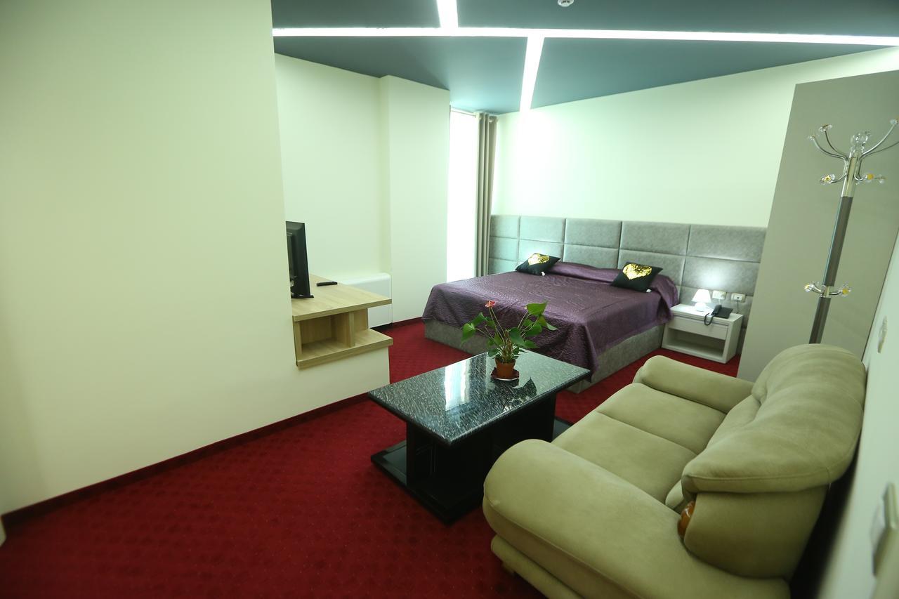 Hotel Vllaznia Shkoder Exterior photo